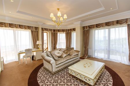 Люкс 2-местный 2-комнатный 4* (корпус № 1)