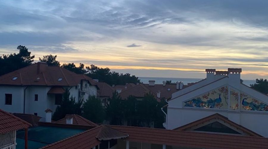 Студия 4* ВИДОВОЙ 2-местный с 2 доп.местами на одном складном диване корпус 1